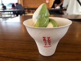 南足柄の道の駅の金太郎のふるさとにあるふるさと食堂の足柄茶＆ミルクミックス