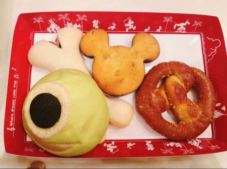 ディズニーランドにあるスウィートハートカフェのパン