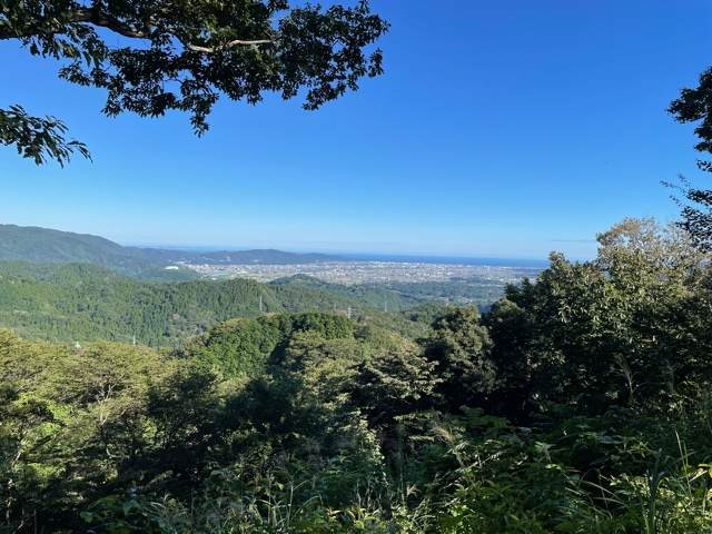 山北つぶらの公園のつつじ山展望広場から見える足柄平野などの景色