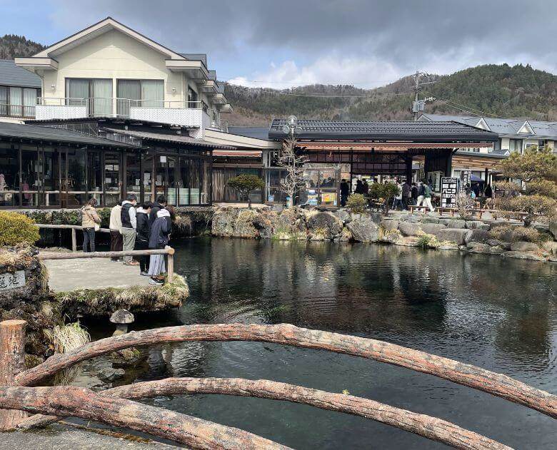 忍野八海の橋