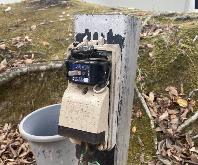 ひだまりの里オートキャンプ場のサイトにある電源