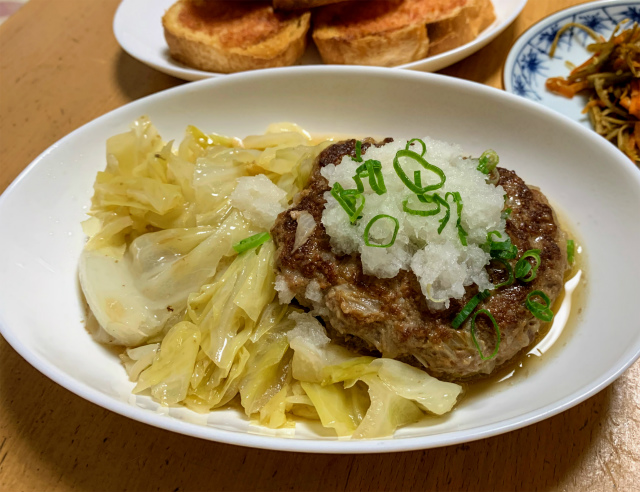和風煮込みハンバーグ
