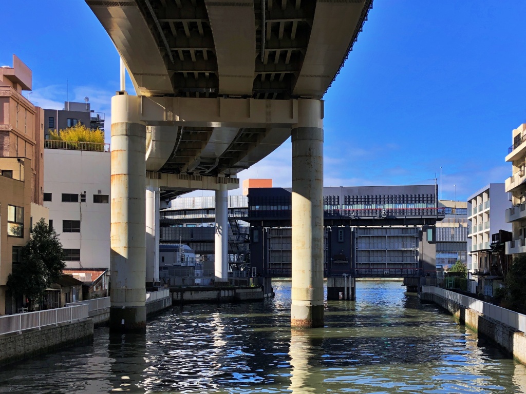 竪川を歩く 東京下町運河 - 散歩の途中