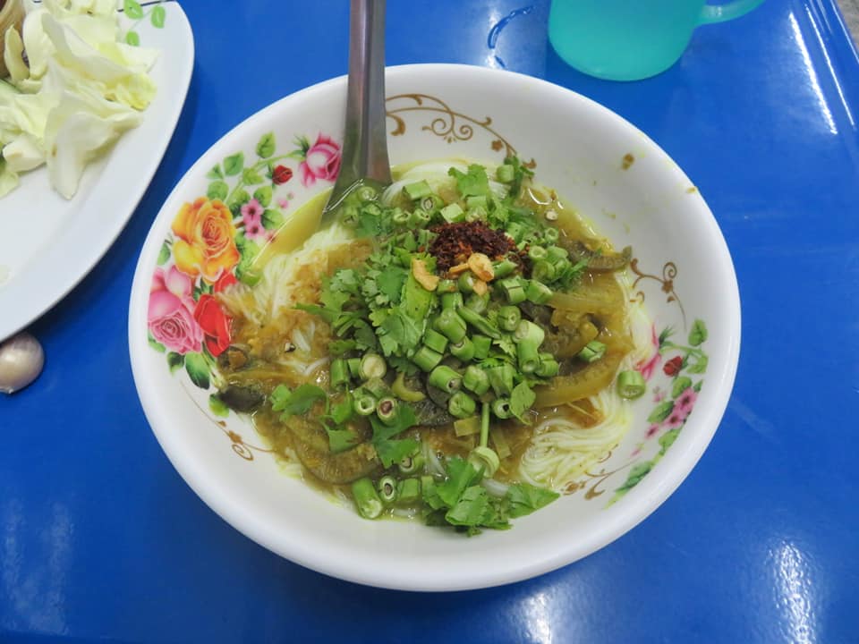 ミャンマー料理店で発するための モヒンガー の正確な発音 こちらバンコクの外れ サムロン区役所