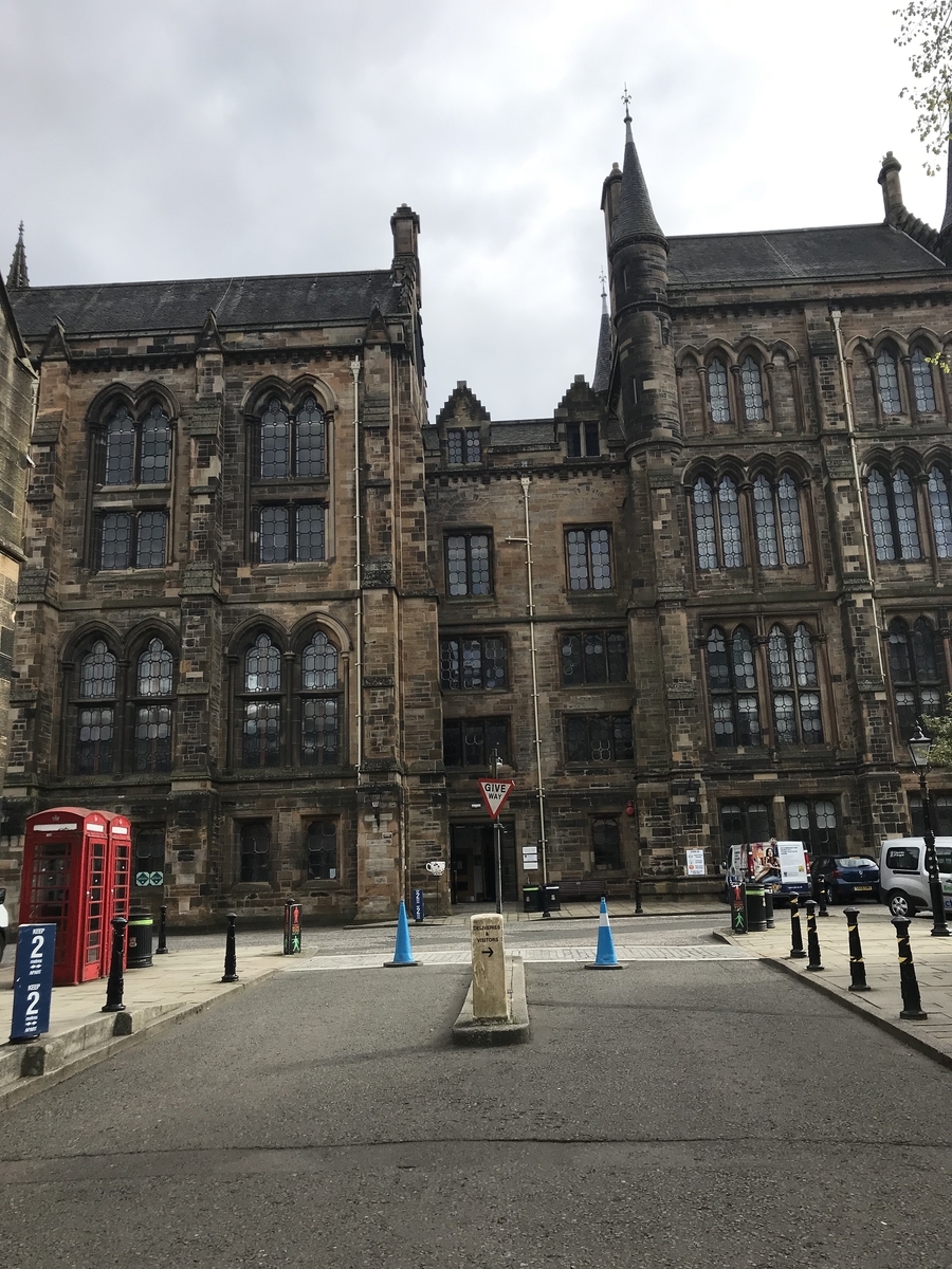 メインキャンパス入り口