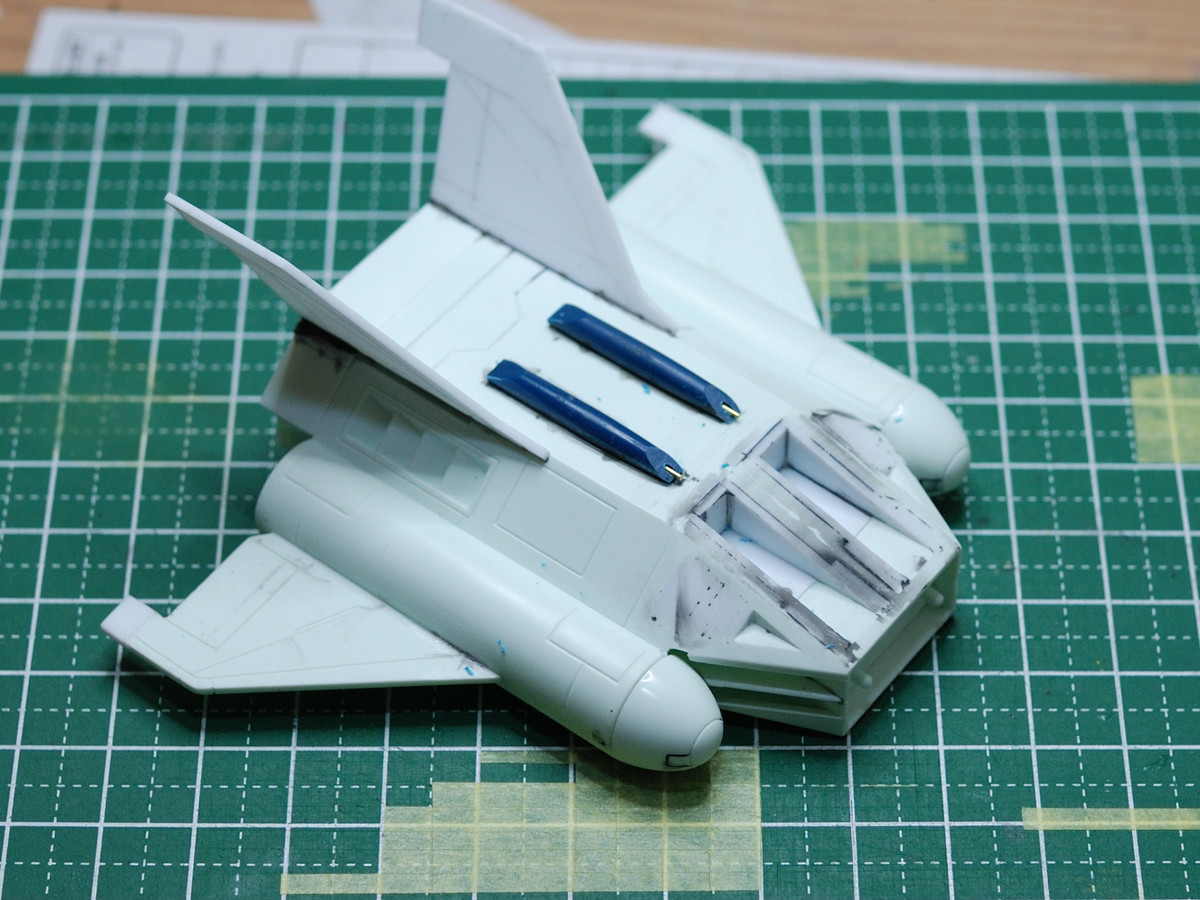 真鍮線にて武器ディテール追加