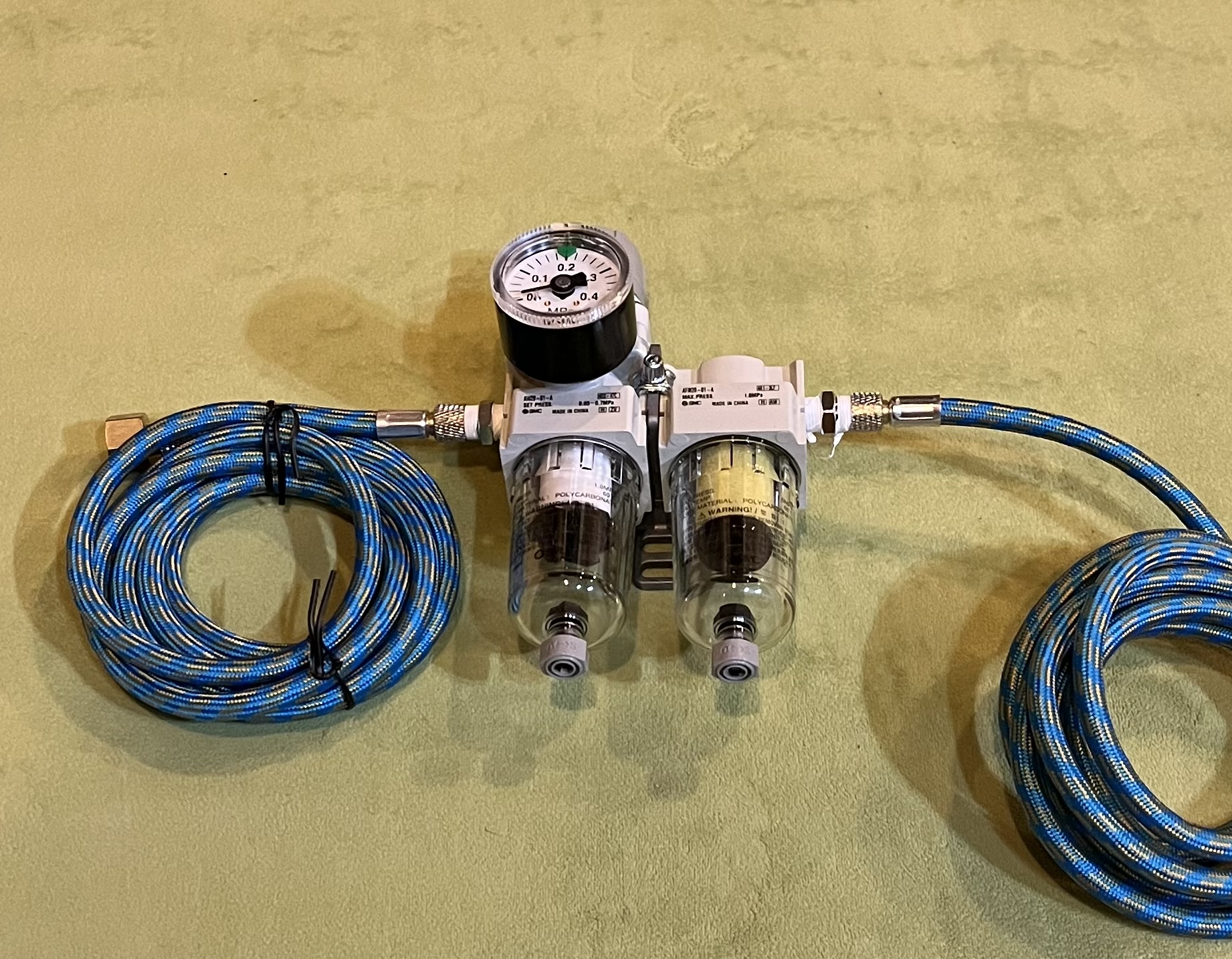 ホルベイン製　エアーブラシコンプレッサー 塗装用コンプレッサーホルベイン新品と付属品