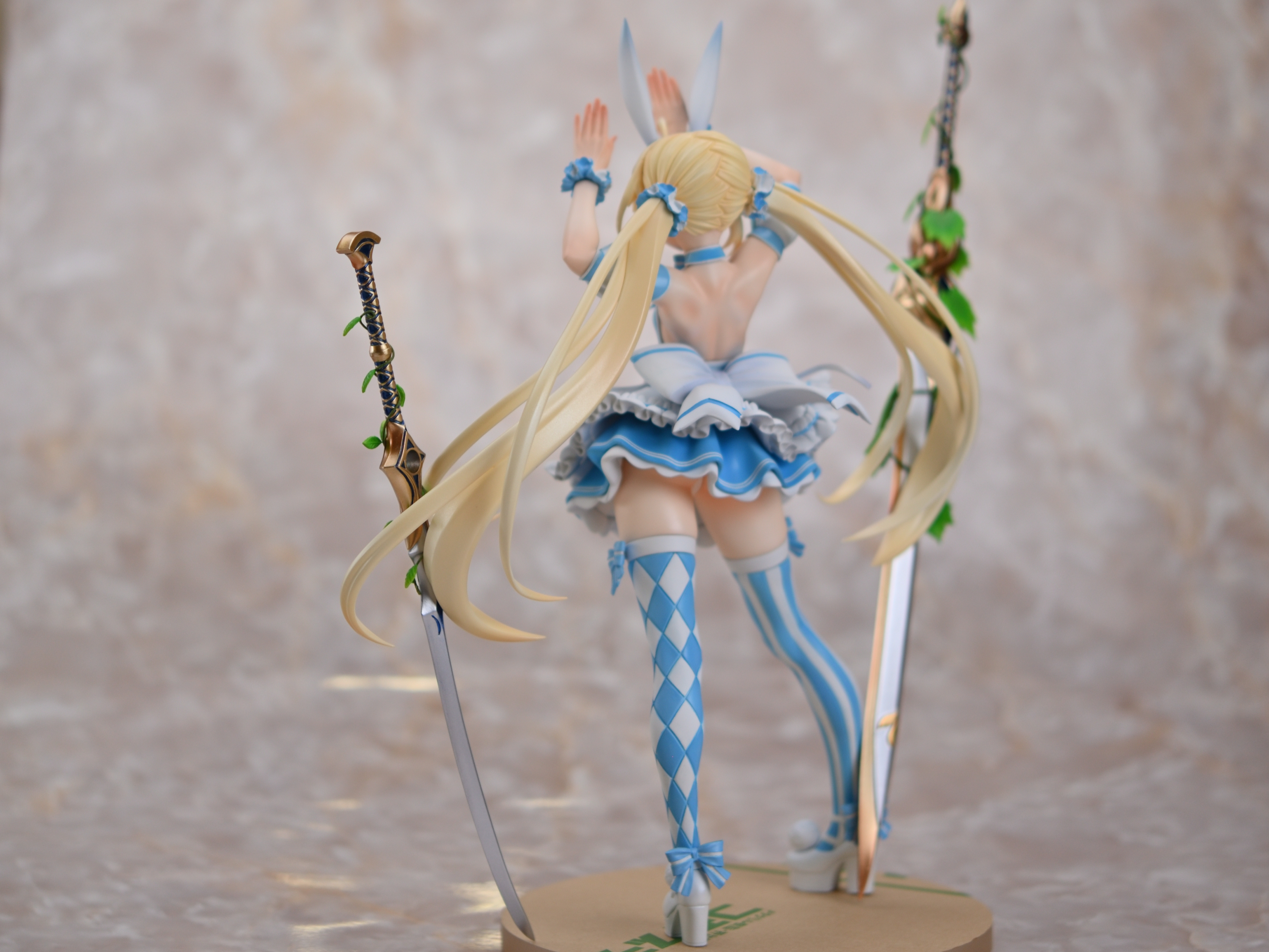 アルトリアキャスター　ガレージキット塗装品 Amazon.co.jp: グリズリーパンダ 水着アルトリアキャスター