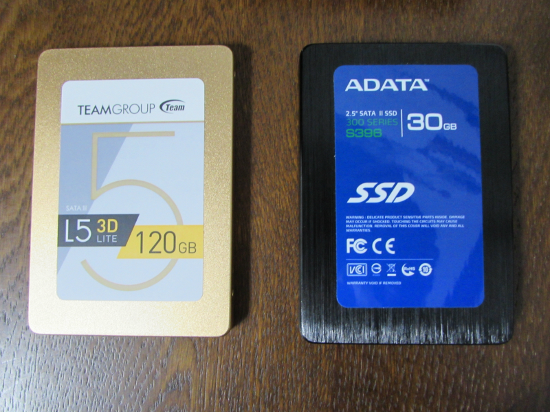 f:id:miz7maki:20180806235710j:plain 左がWindows10,右がLinuxMintを入れていたSSD