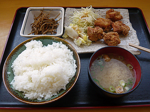 日替わり定食は唐揚げだったよ　真庭ＰＡ
