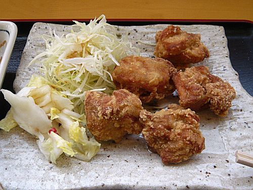 真庭ＰＡの日替わり定食の唐揚げ