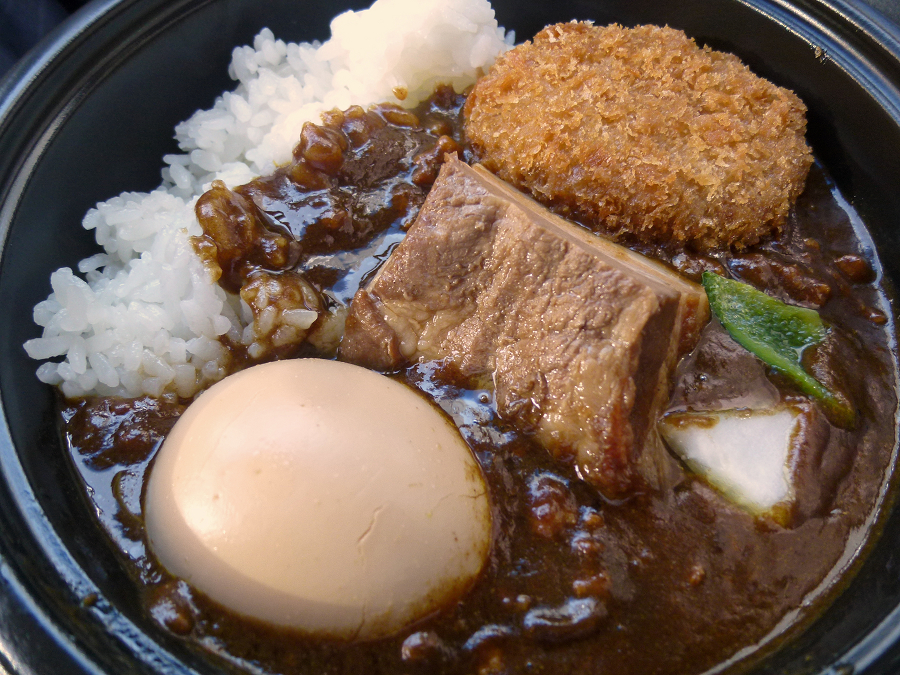 カレー弁当 メンチ　広東菜館 山珍