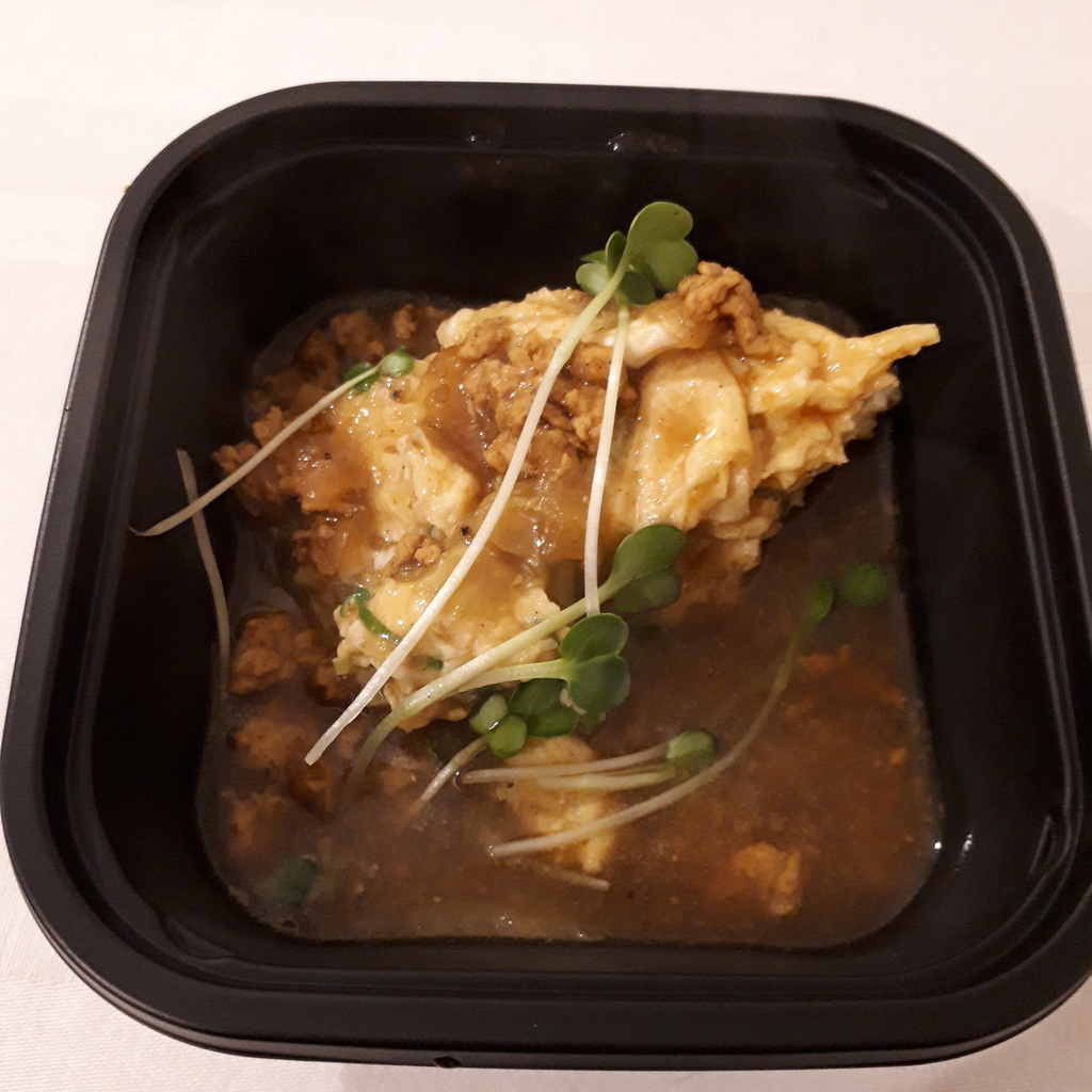 サケトメシ だしまき on the スパイスあんかけ