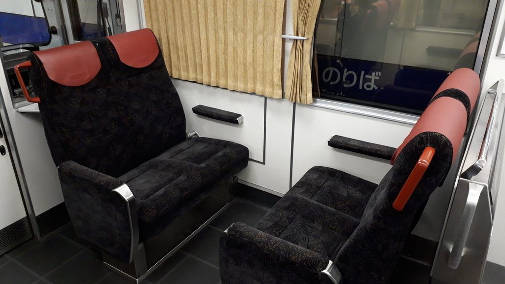 京阪8000系 一般車両 車内