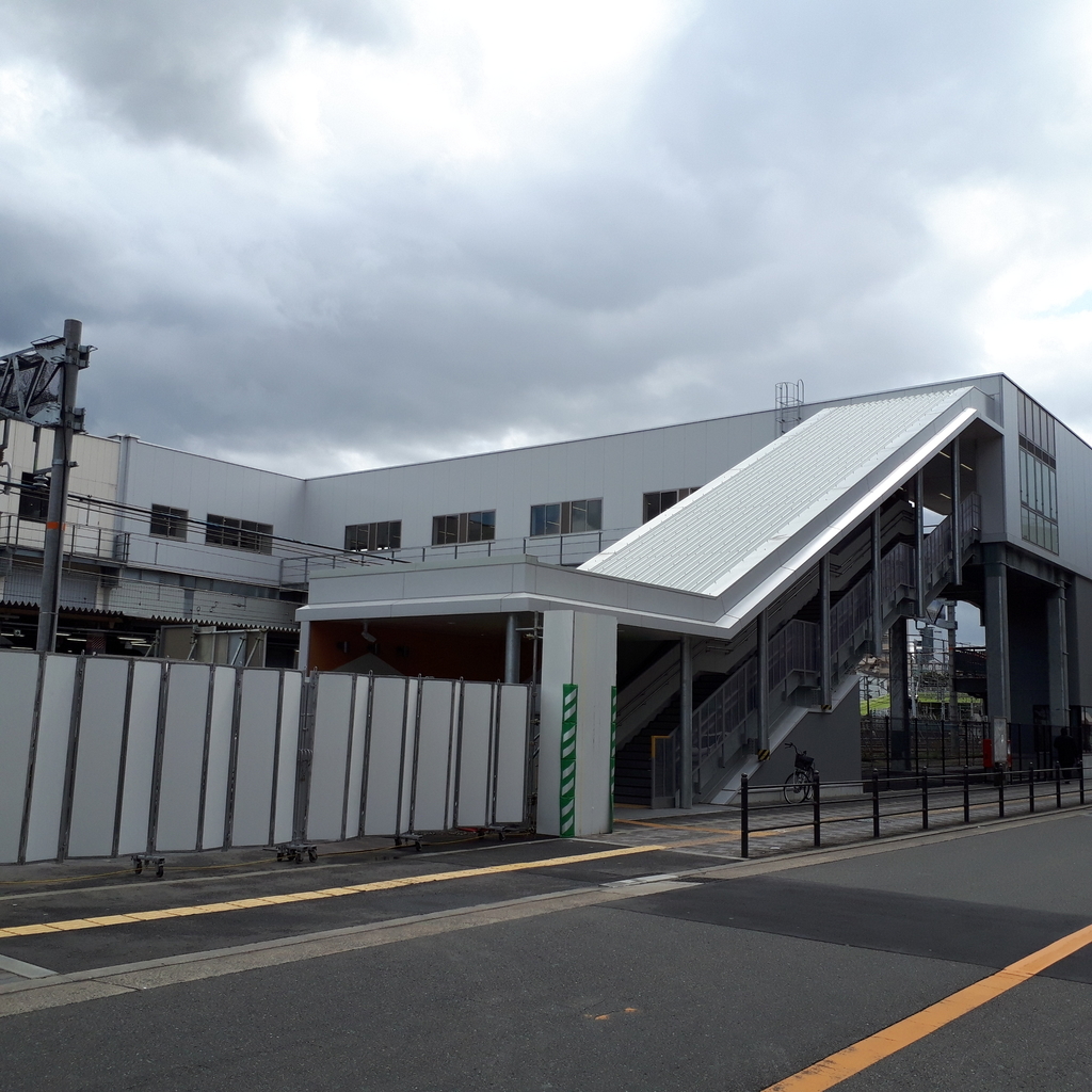 JR東淀川駅西口