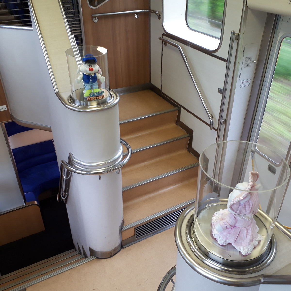 近鉄 ビスタカー 30000系 2階建て車両 入り口 階段