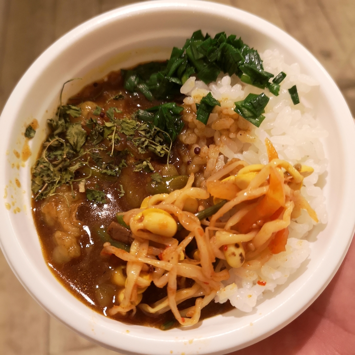 日替り屋本舗 テッチャンボッカレー(韓国風もつ煮込みカレー)