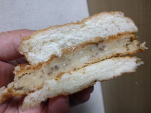 ヤマザキ　はみでるコロッケあげバーガー