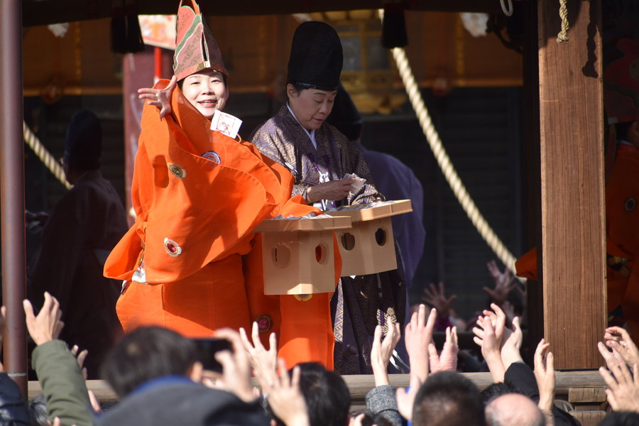 八坂神社の豆まき