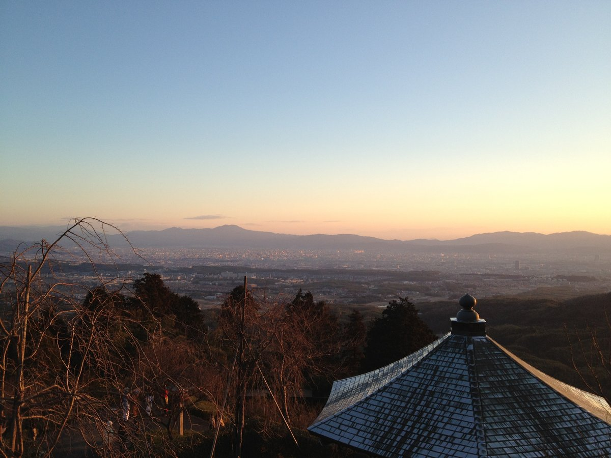 7:23 善峯寺の初日の出　釈迦堂前　撮影：MKタクシー