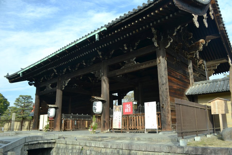 東寺・南大門 撮影:MKタクシー