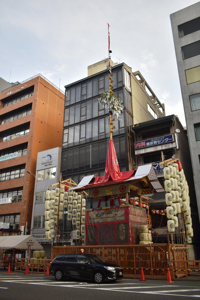 函谷鉾の山鉾建てとMKタクシー 2018年7月13日 撮影:MKタクシー