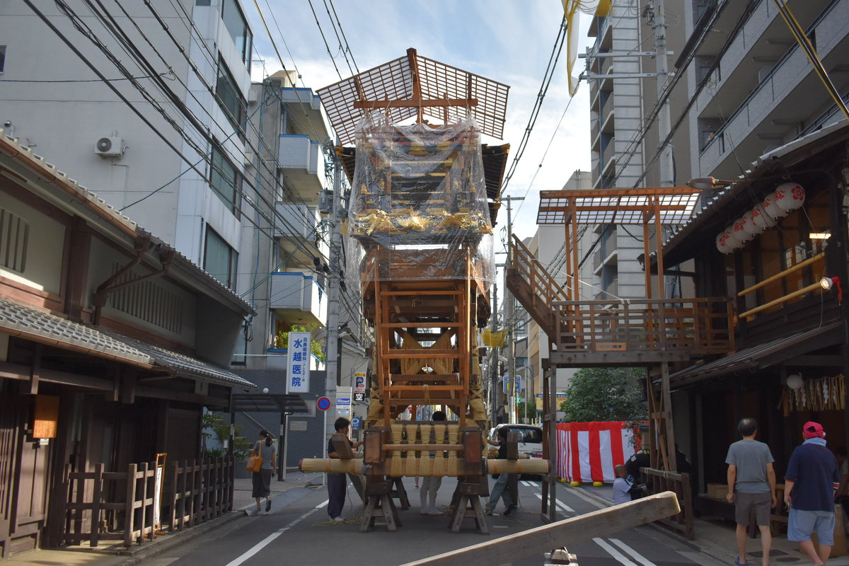 船鉾の山鉾建て 2018年7月13日 撮影:MKタクシー