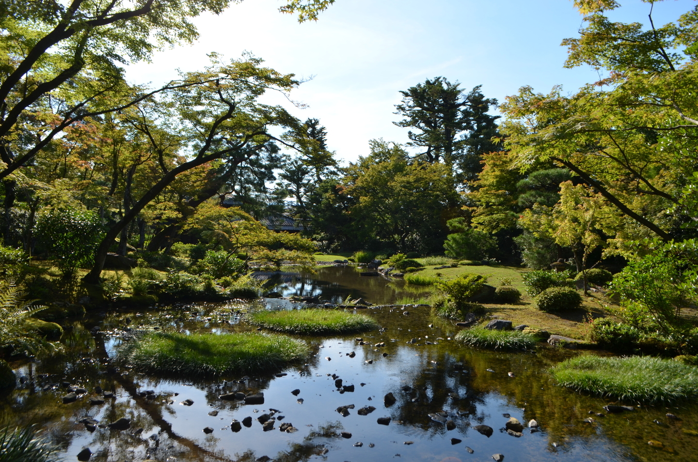 涼やかな水の流れの景色が味わえる