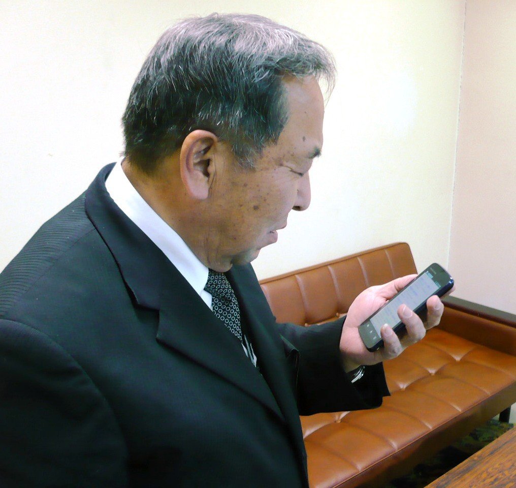 「スマホも便利だけど、後輩は先輩に質問しに来てほしい」 MK新聞2012年2月1日号より