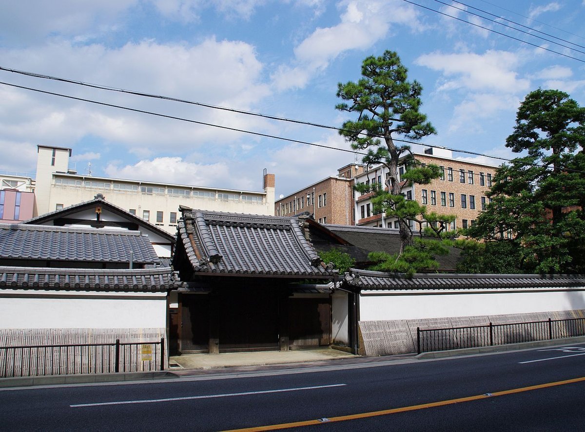 通り道も話題になる(冷泉家住宅付近) MK新聞2015年2月1日号より