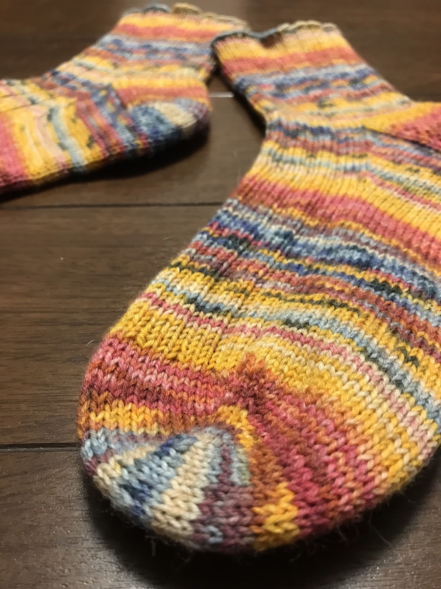ゴッホの靴下を編みました その3 - ユレテミヨウカ