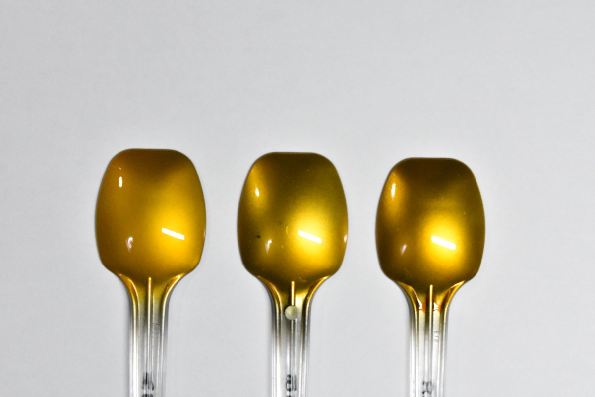 キャンディ塗装のカラーサンプルを作る 5 ゴールド系の色味を検証 そうねんのんびり創作記