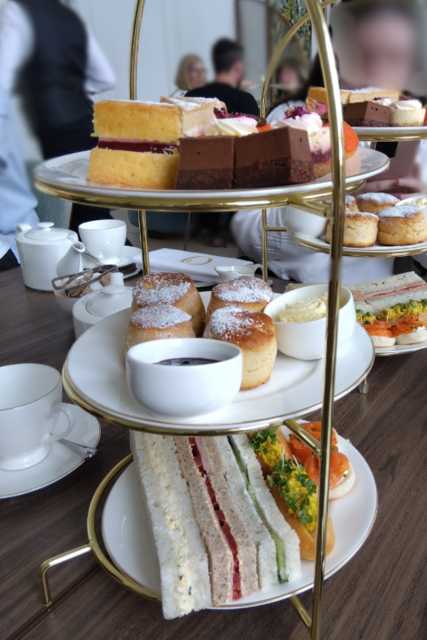 ケンジントン宮殿　アフタヌーンティー