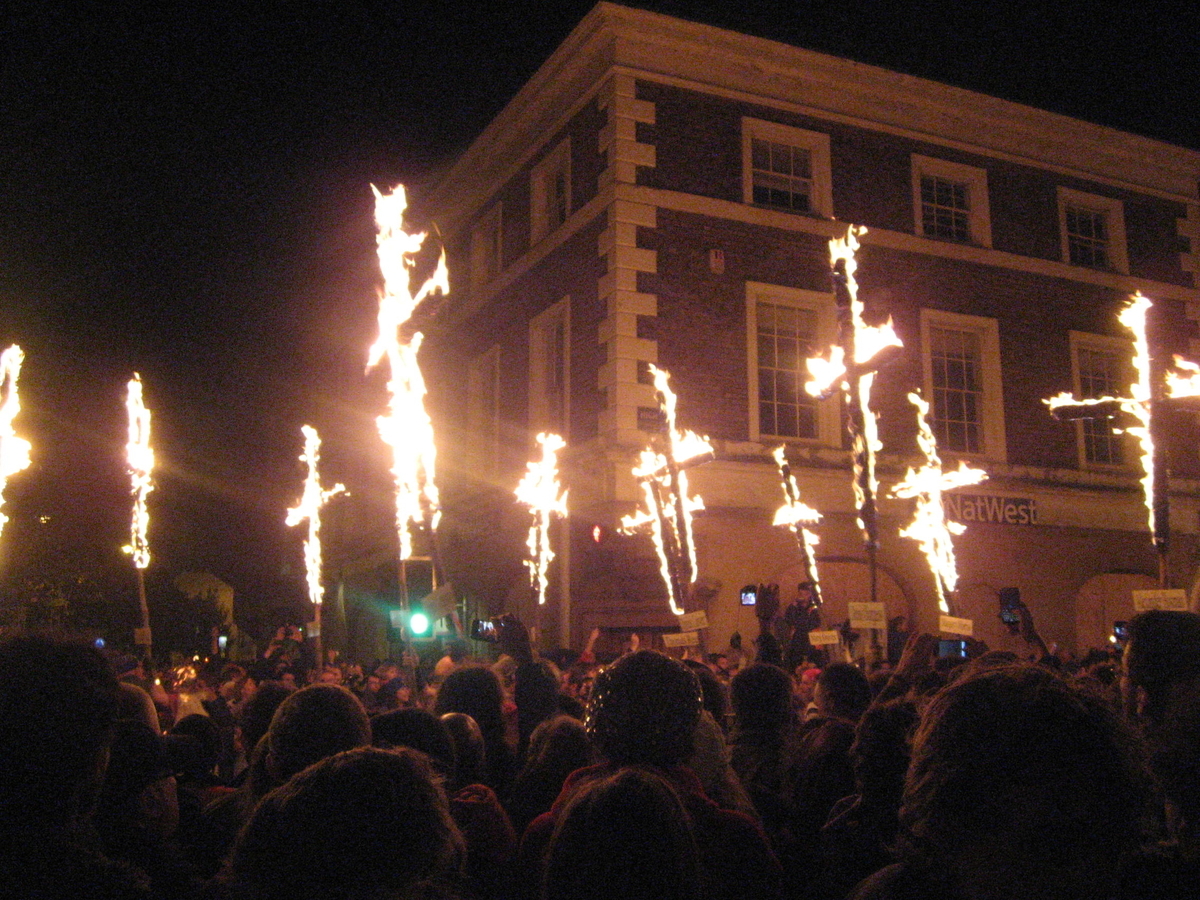 イギリス 南イングランド Lewes ルイス の ガイフォークスデイ Bonfire Night みゅみゅのぶらり旅