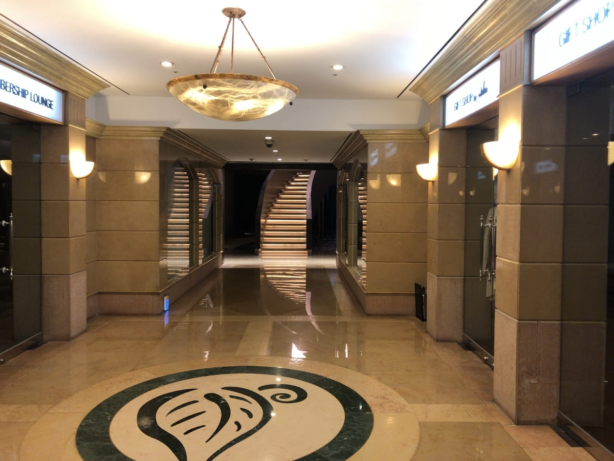 プラザホテルの地下通路