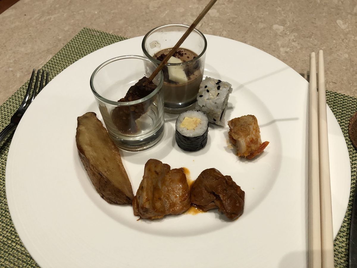 ラウンジのご飯