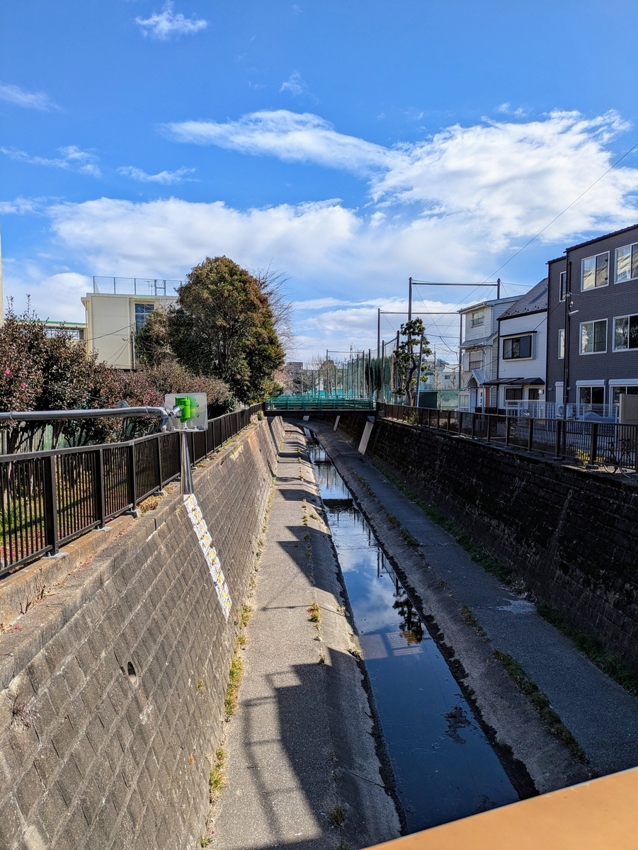 太陽橋から撮影した妙正寺川下流方面