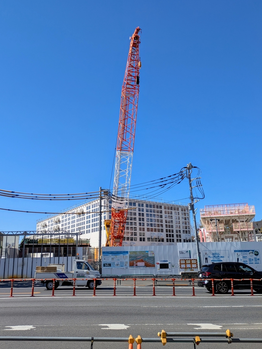 環七越しに見る環状七号線地下広域調節池(石神井川区間)工事現場