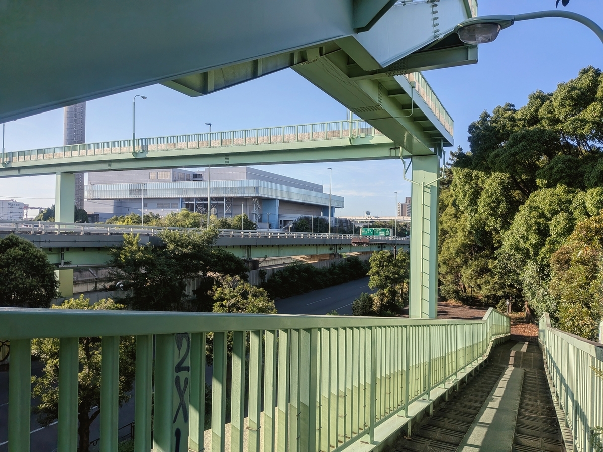 大井北埠頭歩道橋