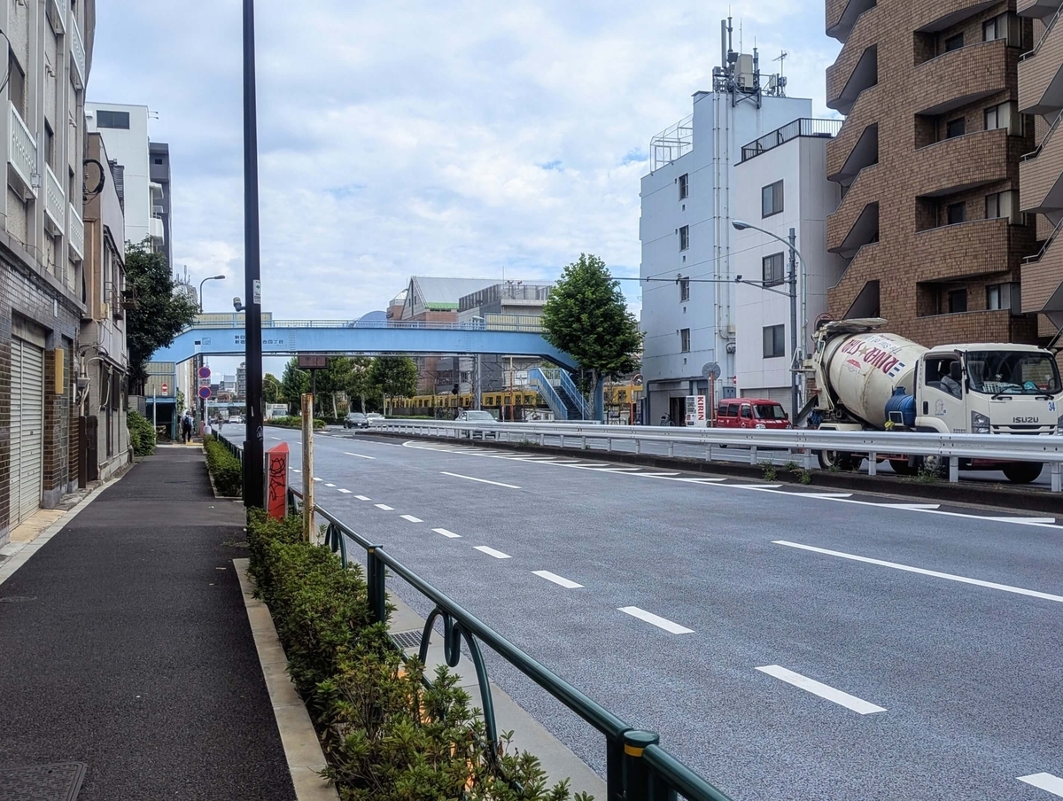 新目白通りと下落合歩道橋