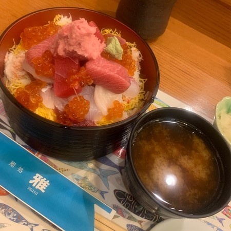 One of the lunch menus, Barachirashi (2000 yen)