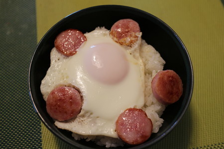Combine with fried egg and serve in a bowl.