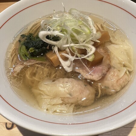 小伝馬町】日本橋 朱鷺：白ワンタン麺をいただく・・・ワンタンは海老