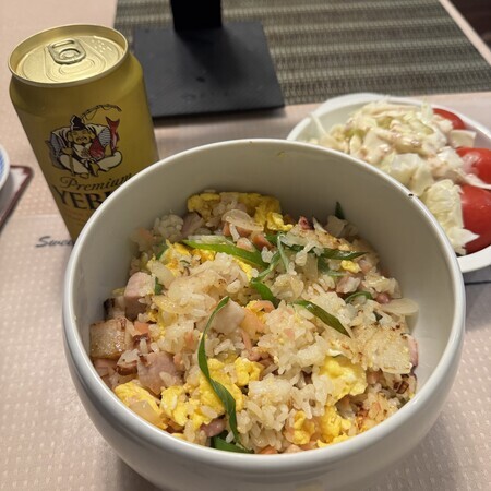 It turned out well this time. The side dishes were cabbage and tomatoes, and Ebies beer.
