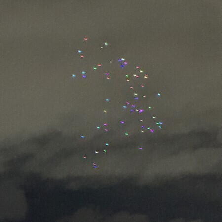 A sequence of movements of a mysterious flying object captured from Eitai Bridge
