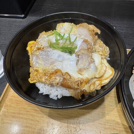 I love the pork shoulder cutlet rice bowl at Komoro Soba!