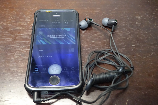 iPhone 5SとMDR-EX155