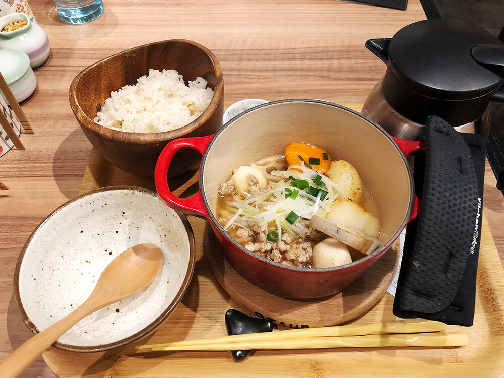 こめらくの「温野菜の豚旨そぼろあんかけ膳」