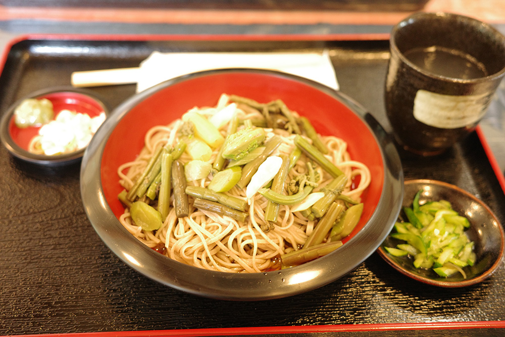 下郷町物産館の山菜蕎麦