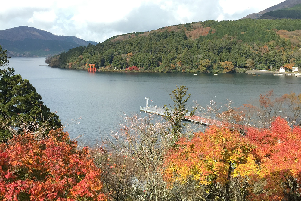 箱根芦ノ湖 成川美術館